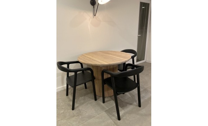 Стол обеденный раздвижной Рим 1000*1400 из массива дуба