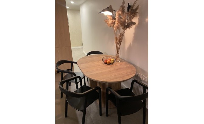 Стол обеденный раздвижной Рим 1000*1400 из массива дуба