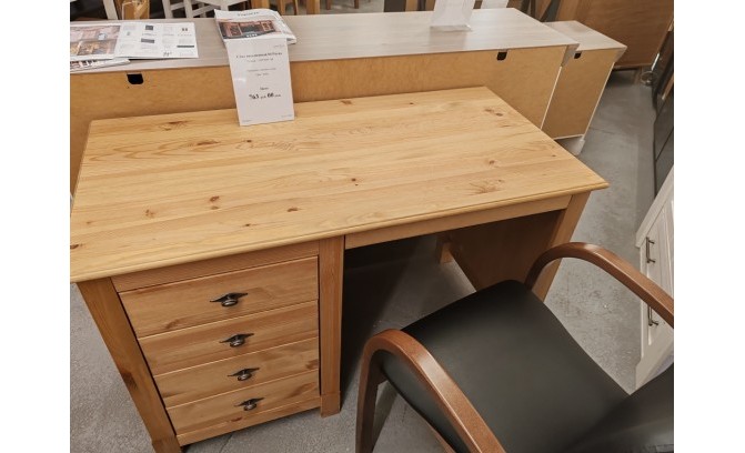 Стол письменный 04 Рауна массив сосны (бейц масло) с выстаки